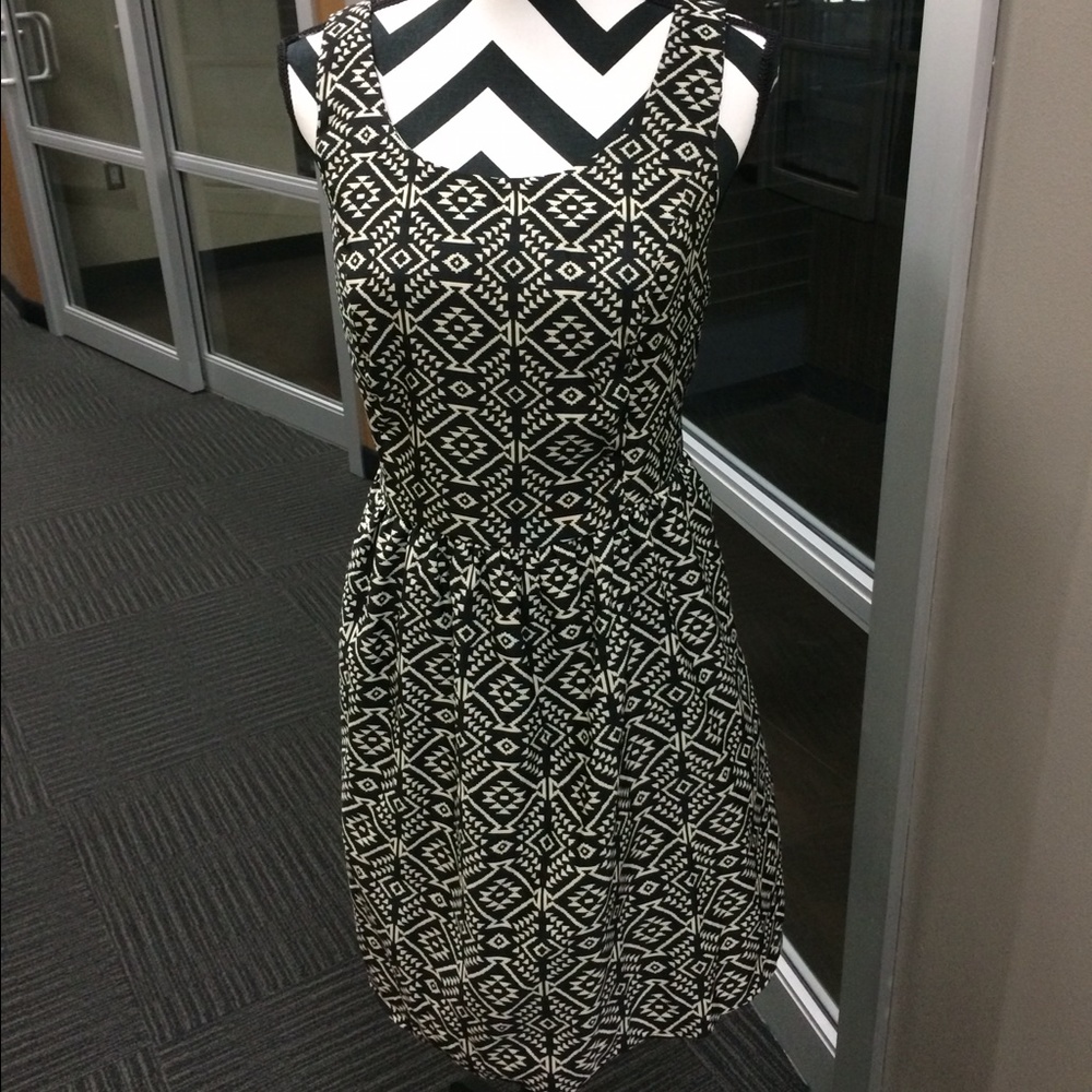 Black and cream Aztec print dress